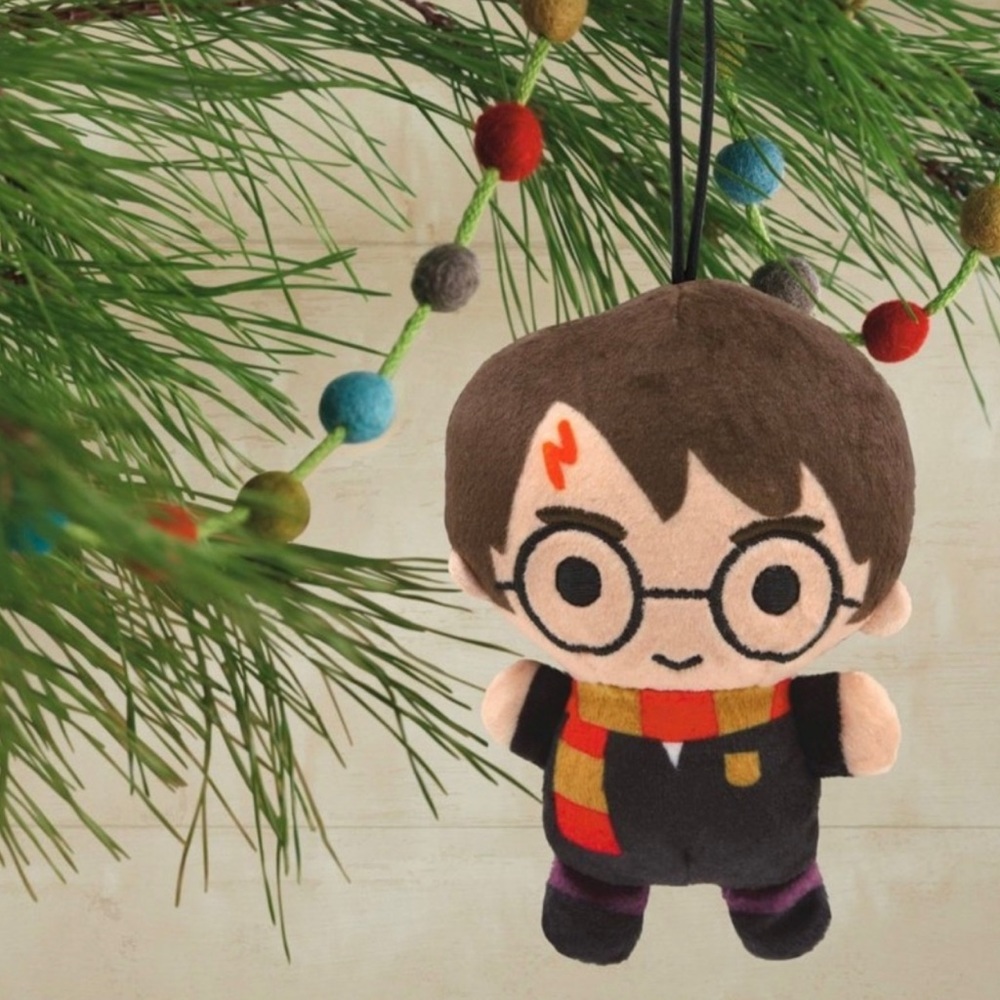Hallmark Small Stars Harry Potter Plush Ornament - Picture 5 of 6